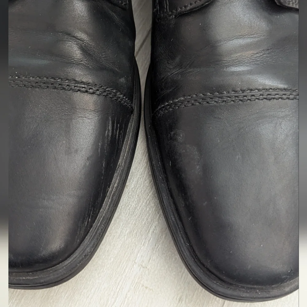 Clarks Man's Collection Cushion  Dress Shoe Size 8